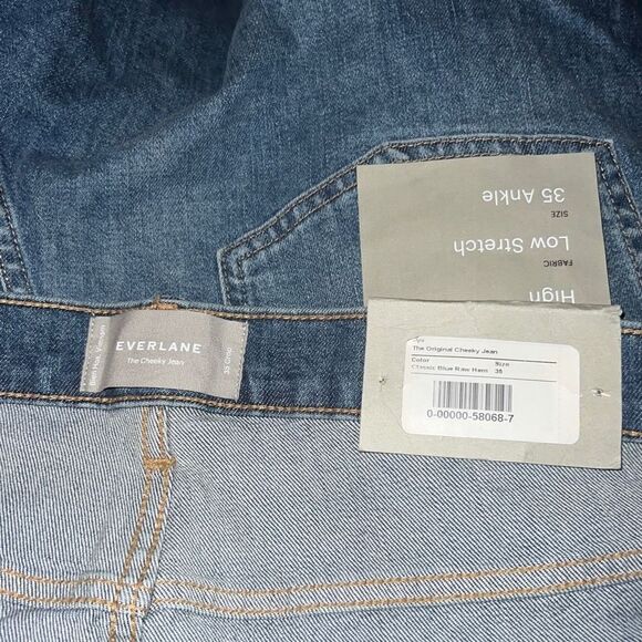 ✨The Curvy Cheeky® Straight Jeans✨ - Picture 7 of 7